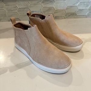 TOMS Suede Slip On Sneaker